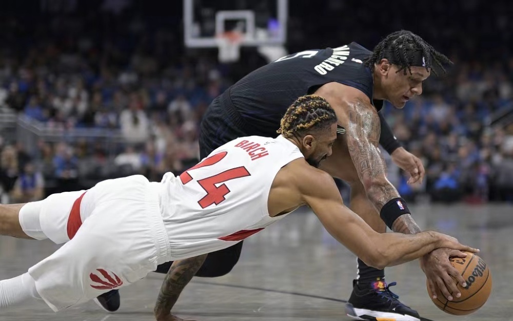  班凯罗两双魔术客场爆冷击败猛龙队